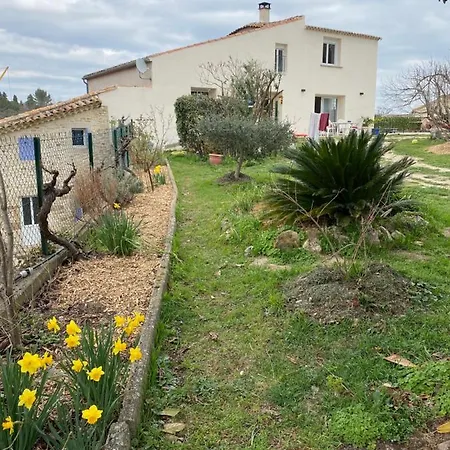 Проживание в семье Sous Le Tilleul Saint-Maurice-de-Cazevieille